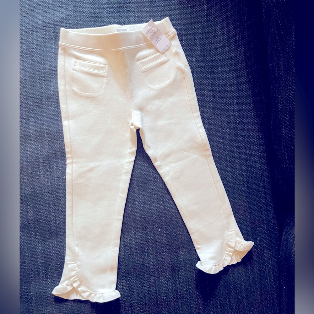 NWT baby gap white ruffle bottom pants. 3 years